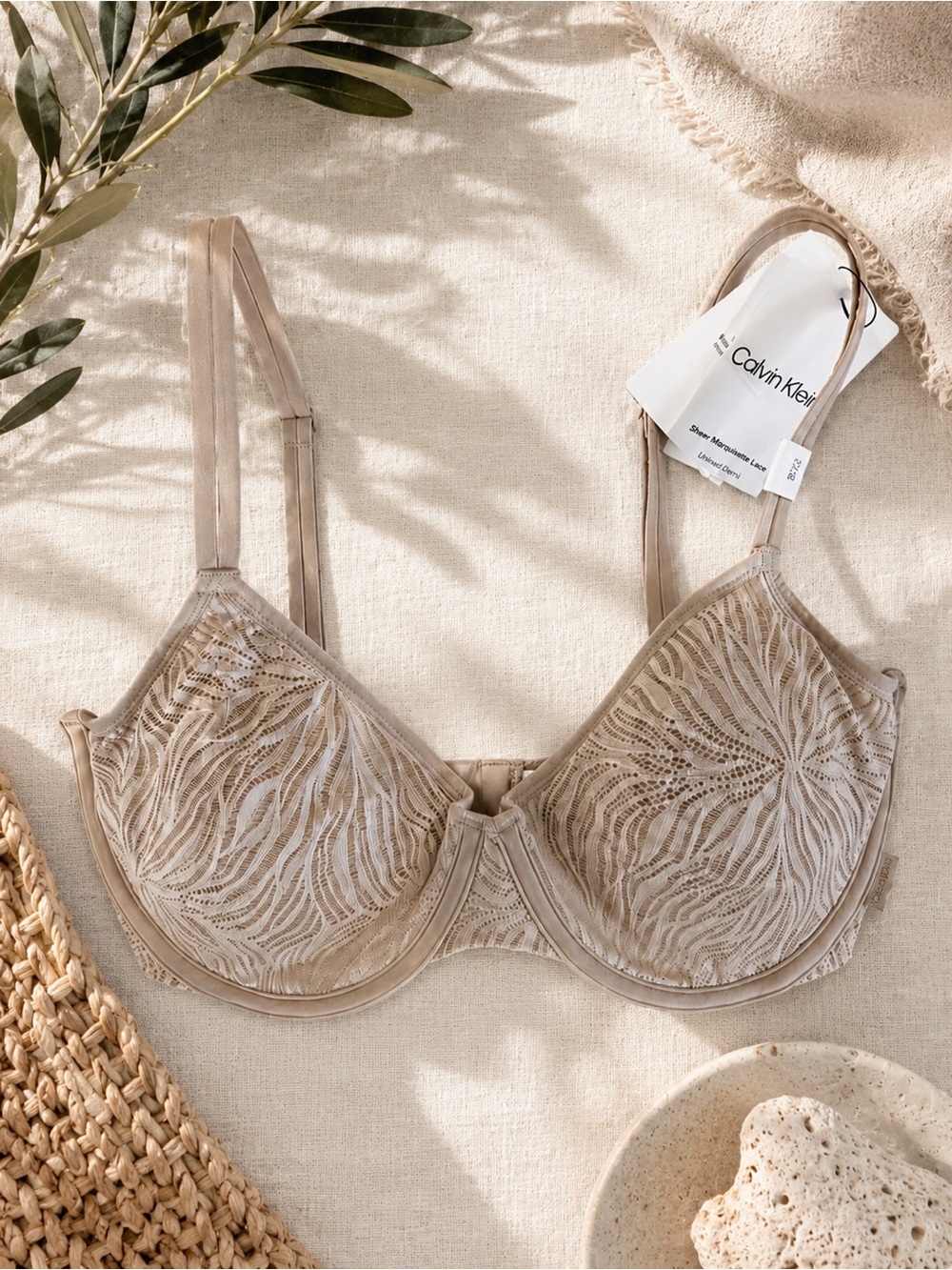 ✨ NWT Bra Calvin Klein Nude Sheer Lace Underwire 32E DD ✨